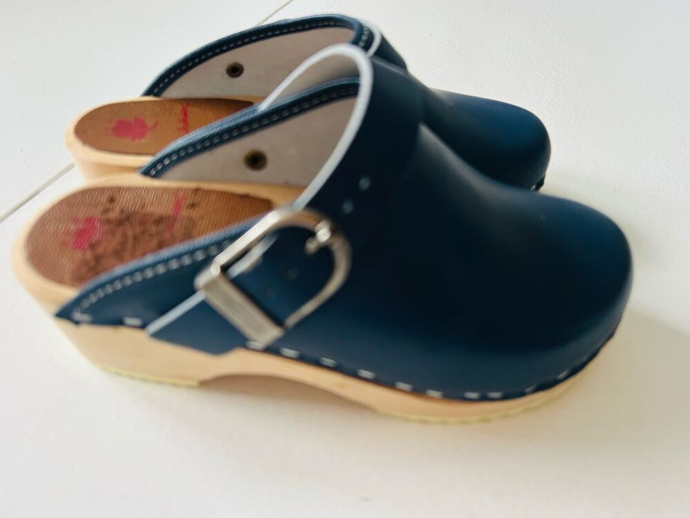 Hanna Anderson clogs child’s size